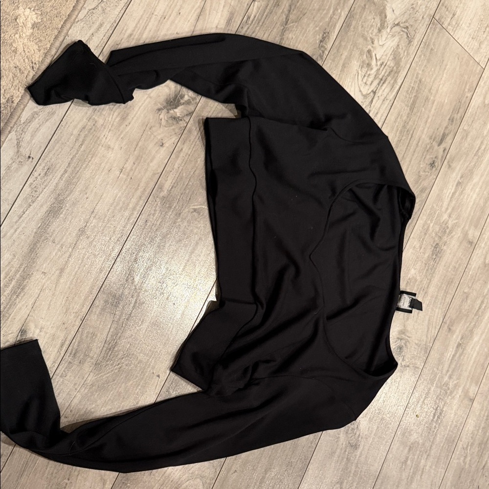 Black Long Sleeve Crop Top